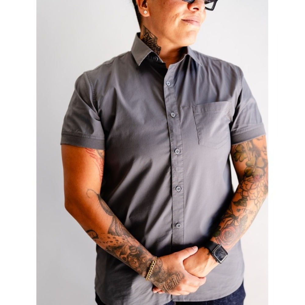 Dapper Boi Short Sleeve Button-Up XL Dark Grey Ribbed Cuff Stretch Shirt
